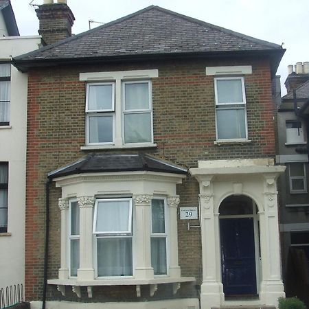 Cedars House Hotel Croydon Eksteriør bilde